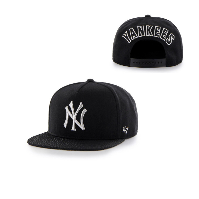 47 BRAND METALIC SNAPBACK MLB NEW YORK YANKEES SILVER ŠILTOVKA